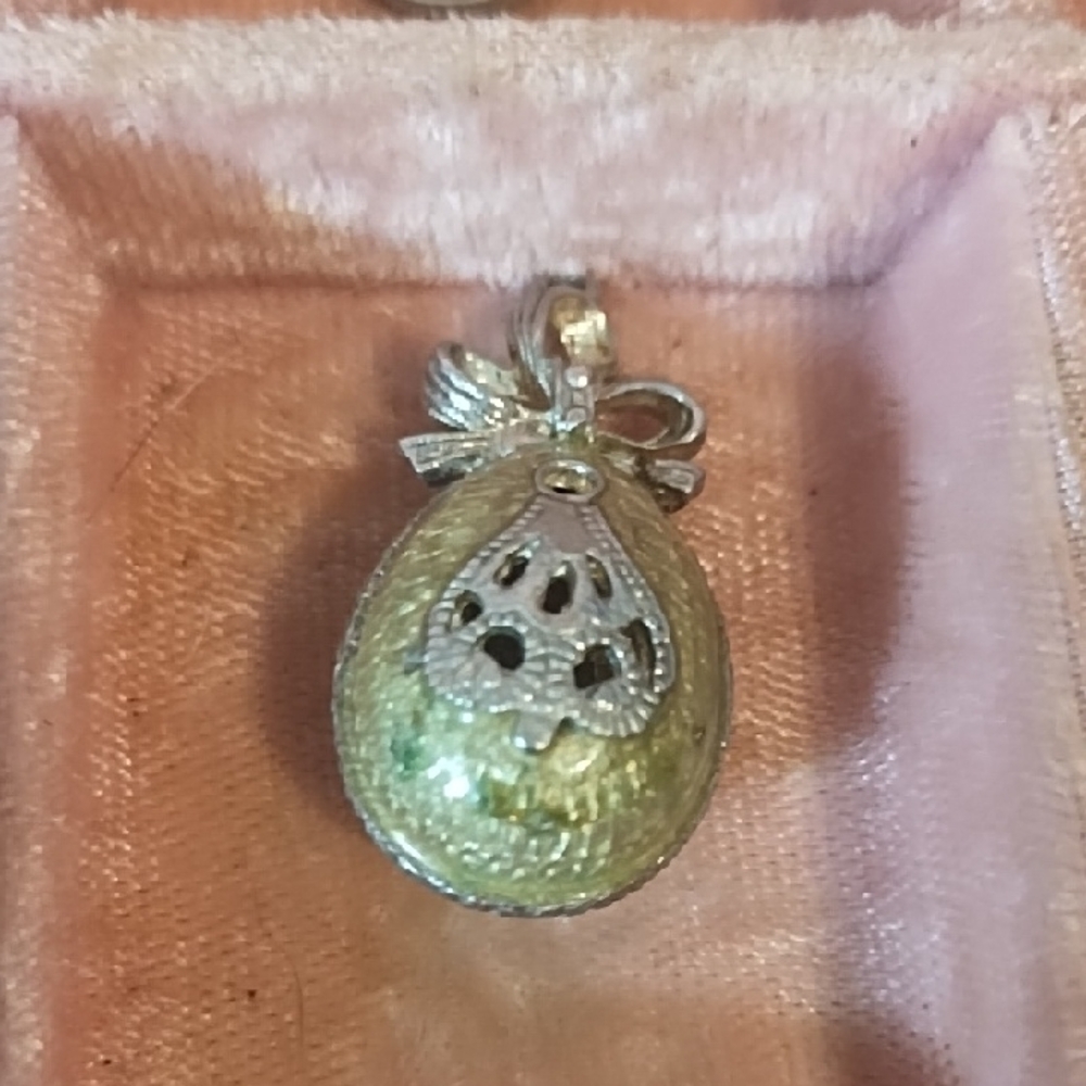 Elegant Silver and Green Pendant